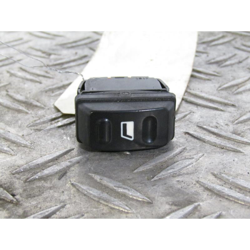 Interrupteur de leve vitre avant droit CITROEN XSARA PICASSO Photo n°1