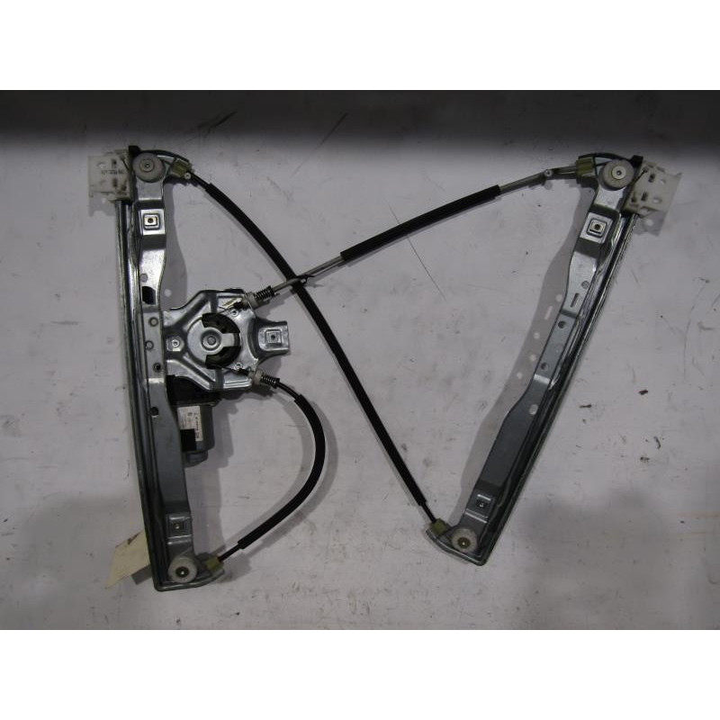 Leve vitre electrique avant gauche CITROEN DS3 Photo n°1