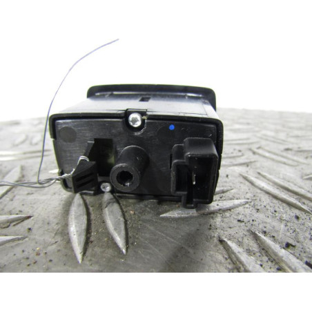 Interrupteur de leve vitre arriere droit MERCEDES CLASSE B 245