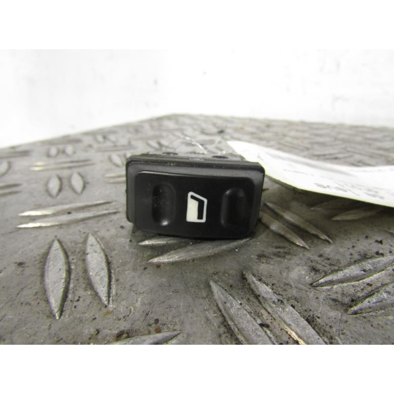 Interrupteur de leve vitre avant droit CITROEN XSARA PICASSO Photo n°1