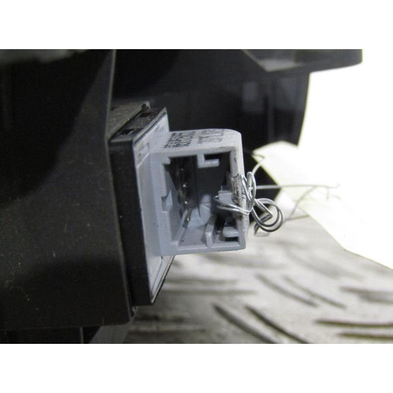 Interrupteur de leve vitre arriere droit AUDI A4 2 Photo n°1