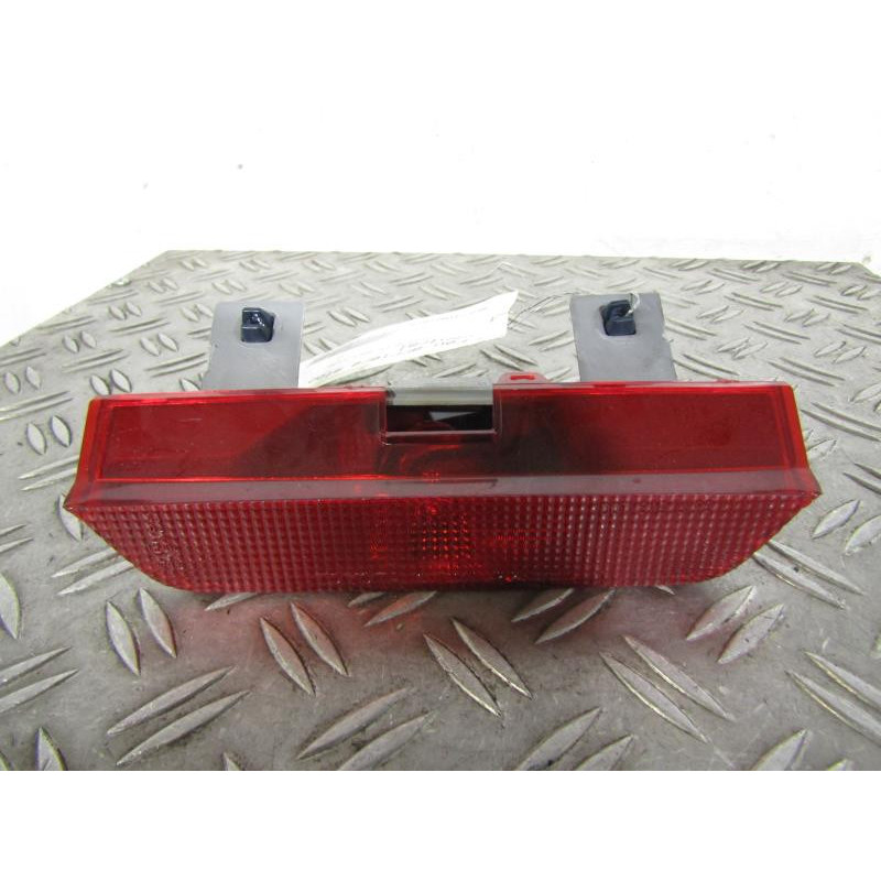 Feu arriere stop central TOYOTA RAV4 2 Photo n°1