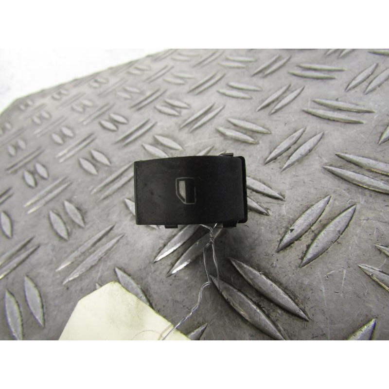 Interrupteur de leve vitre avant droit AUDI A3 2 Photo n°1