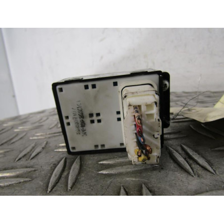 Interrupteur de leve vitre avant gauche HYUNDAI I 10 1