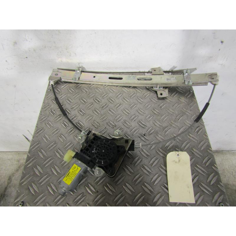 Leve vitre electrique avant droit HYUNDAI I 10 1 Photo n°1