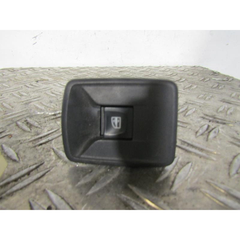 Interrupteur de leve vitre avant droit RENAULT KANGOO 2 Photo n°1