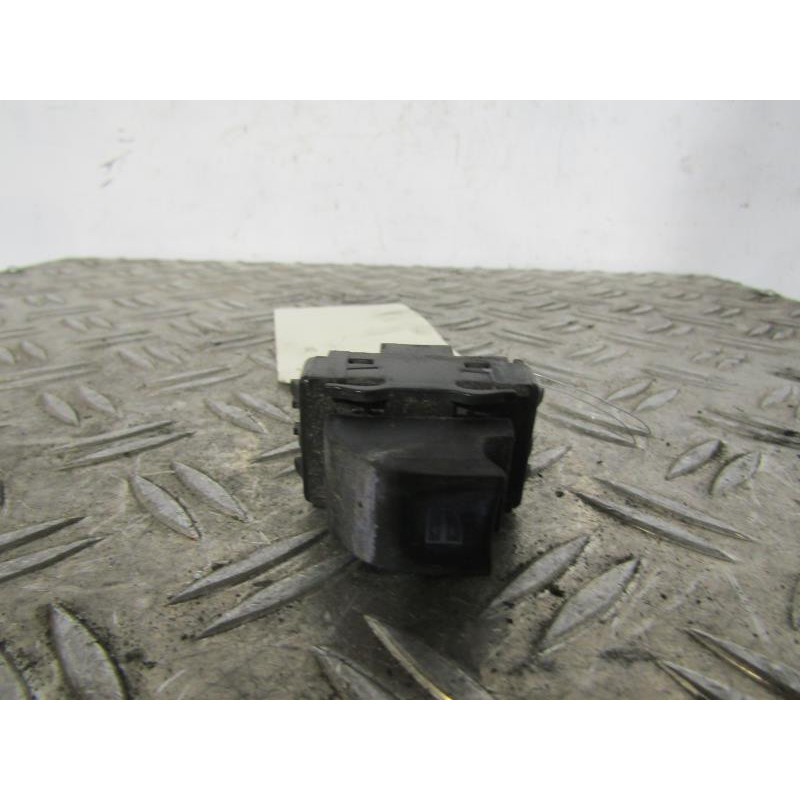 Interrupteur de leve vitre avant droit RENAULT MEGANE 3 Photo n°1