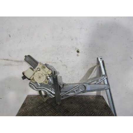 Leve vitre electrique avant droit TOYOTA AVENSIS 2