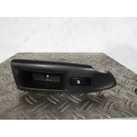 Interrupteur de leve vitre avant droit CHEVROLET AVEO 1