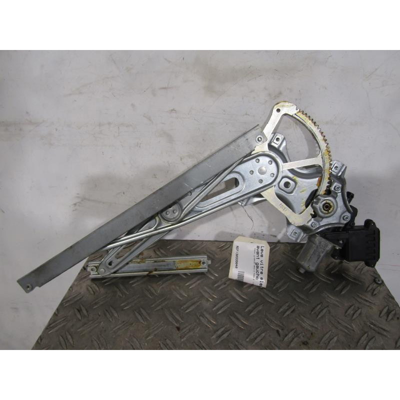 Leve vitre electrique avant gauche TOYOTA YARIS 2 Photo n°1