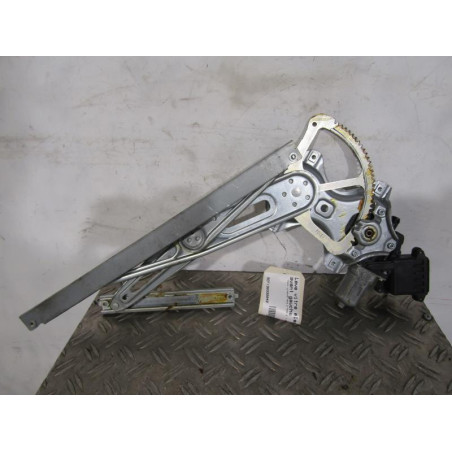 Leve vitre electrique avant gauche TOYOTA YARIS 2