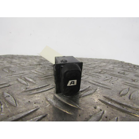 Interrupteur de leve vitre arriere droit PEUGEOT 607