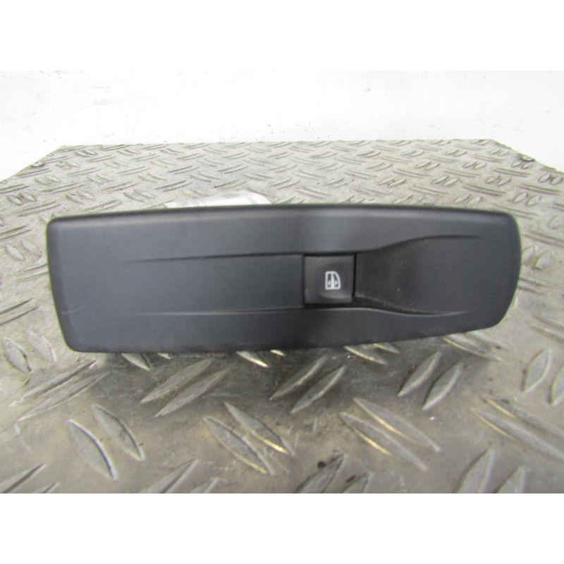 Interrupteur de leve vitre avant droit RENAULT MEGANE 3 Photo n°1