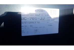 Feu arriere secondaire droit (feux) VOLKSWAGEN GOLF 5 Photo n°3