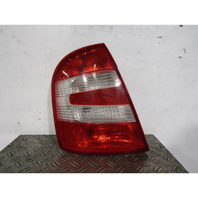 Feu arriere principal gauche (feux) SKODA FABIA 1 Photo n°1