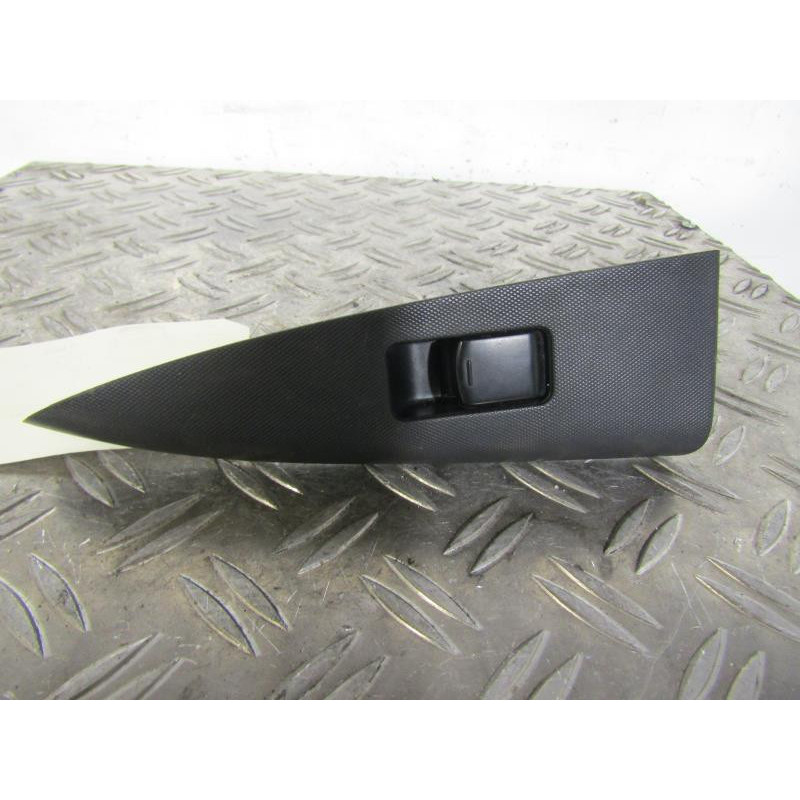 Interrupteur de leve vitre arriere droit NISSAN NOTE 1 Photo n°1