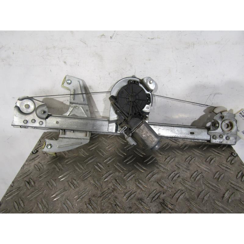 Leve vitre electrique avant gauche TOYOTA AYGO 1 Photo n°1