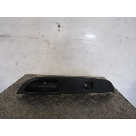 Interrupteur de leve vitre arriere droit SSANGYONG REXTON 1