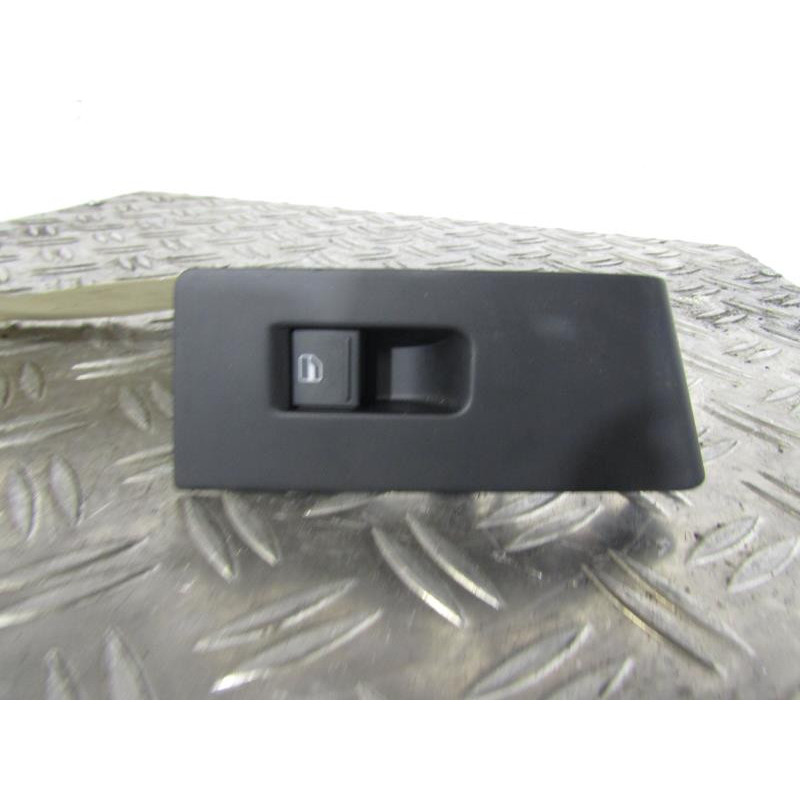 Interrupteur de leve vitre arriere droit VOLKSWAGEN PASSAT 6 Photo n°1