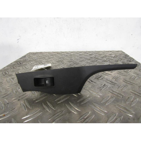 Interrupteur de leve vitre arriere droit HYUNDAI I 40