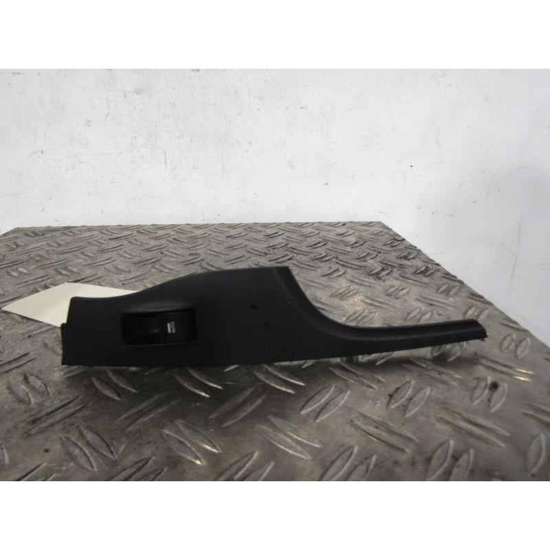 Interrupteur de leve vitre arriere gauche HYUNDAI I 40 Photo n°1