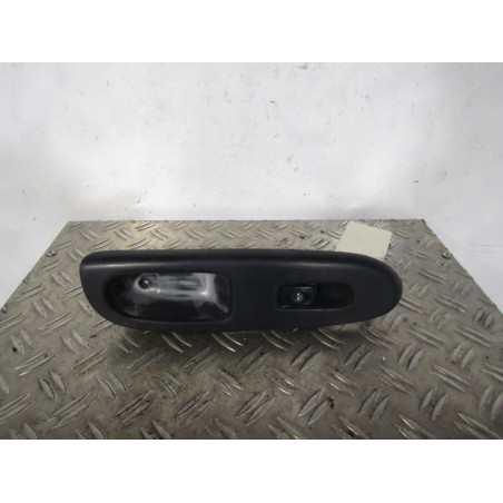 Interrupteur de leve vitre avant droit RENAULT CLIO 2