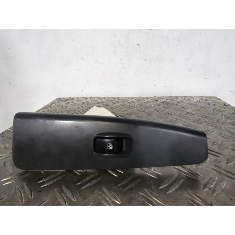 Interrupteur de leve vitre avant droit KIA CERATO Photo n°1