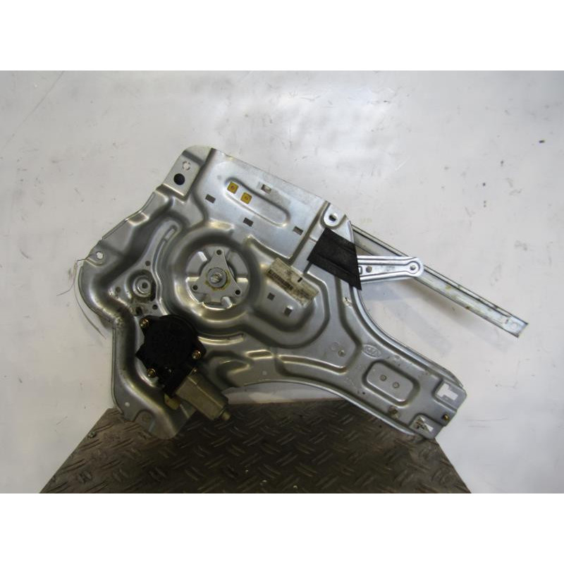 Leve vitre electrique arriere droit KIA CERATO Photo n°1