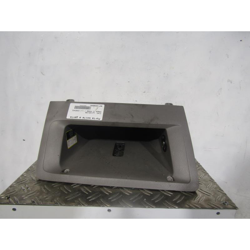 Porte boite a gants FIAT PANDA 2 Photo n°1