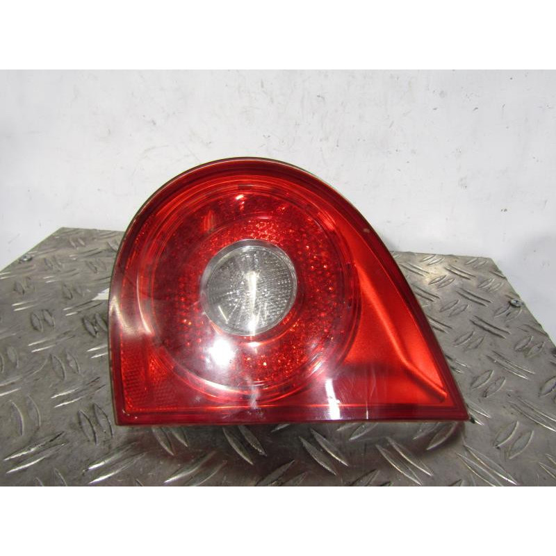 Feu arriere secondaire droit (feux) VOLKSWAGEN GOLF 5 Photo n°1