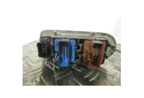 Interrupteur de leve vitre avant gauche RENAULT CLIO 3 Photo n°2