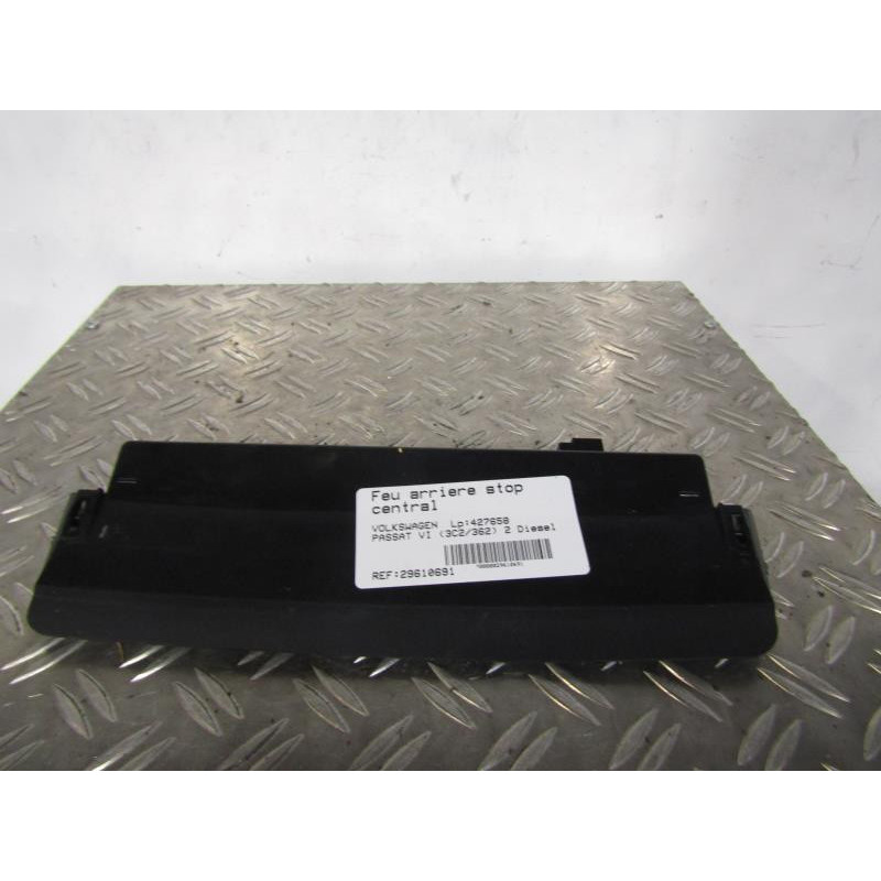 Feu arriere stop central VOLKSWAGEN PASSAT 5 Photo n°1