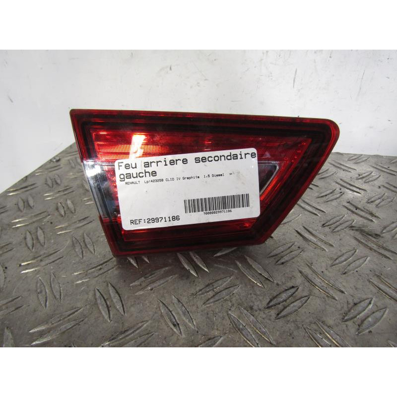 Feu arriere secondaire gauche (feux) RENAULT CLIO 4 Photo n°1