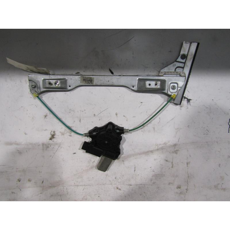 Leve vitre electrique avant gauche OPEL CORSA D Photo n°1