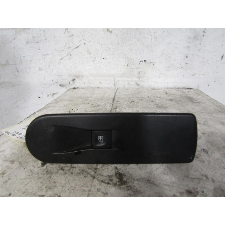 Interrupteur de leve vitre avant droit RENAULT CLIO 4