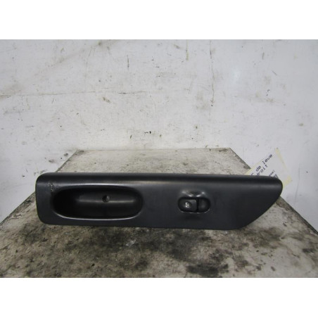 Interrupteur de leve vitre avant droit RENAULT LAGUNA 1