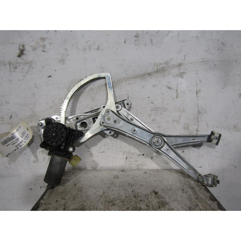 Leve vitre electrique avant gauche MERCEDES CLASSE C 202 Photo n°1