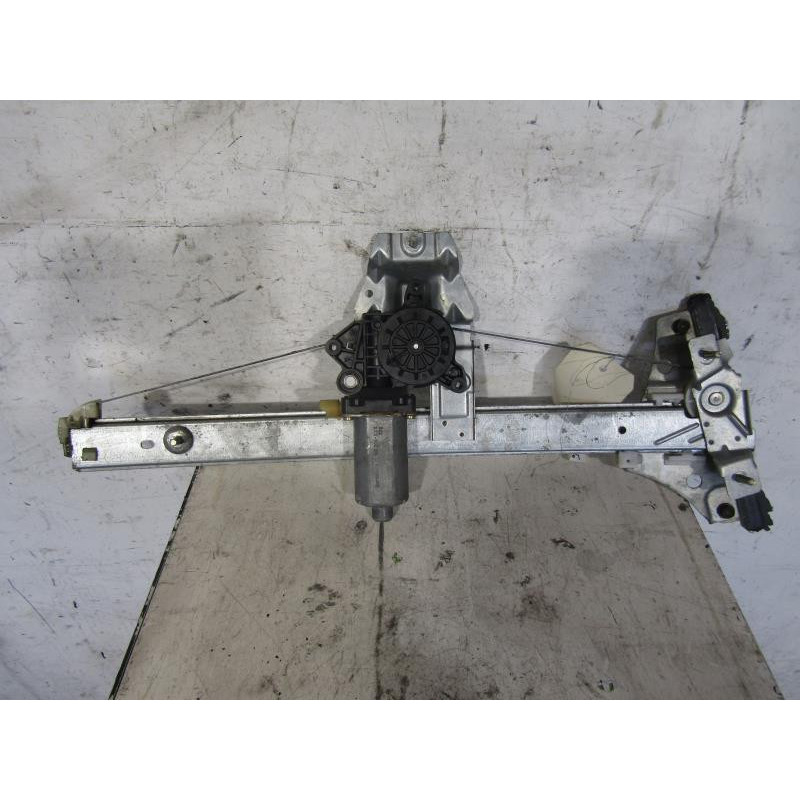 Leve vitre electrique avant droit TOYOTA AVENSIS 1 Photo n°1