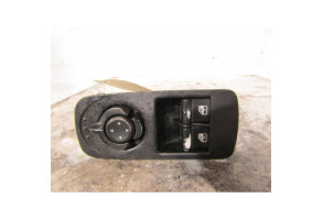 Interrupteur de leve vitre avant gauche ALFA ROMEO MITO Photo n°1