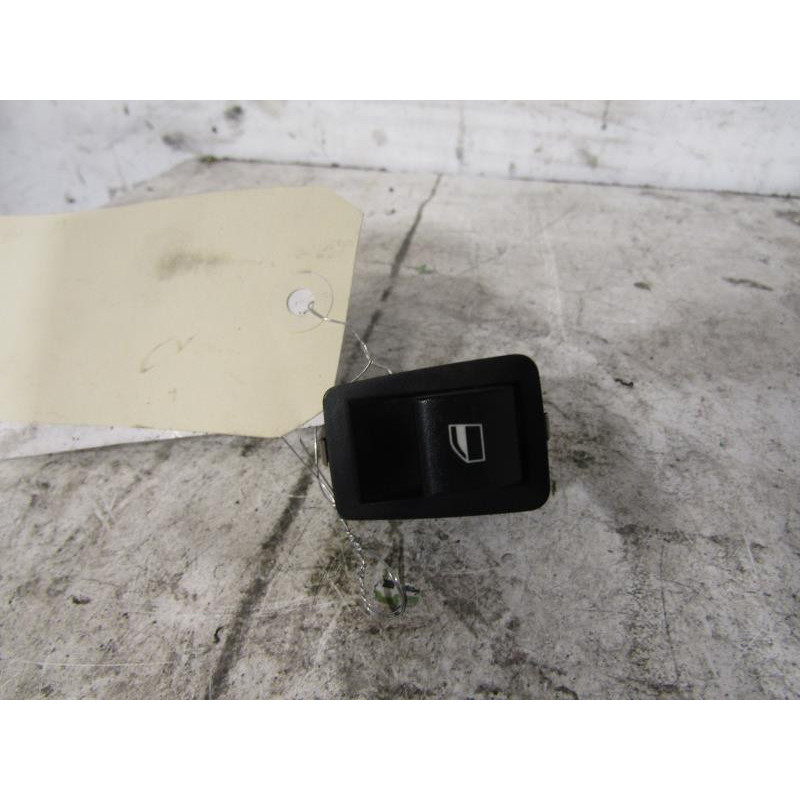 Interrupteur de leve vitre arriere gauche BMW SERIE 3 E46 Photo n°1