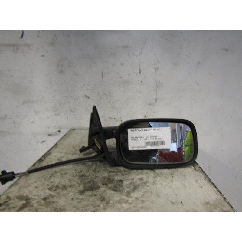 Retroviseur droit VOLKSWAGEN PASSAT 4 Photo n°1