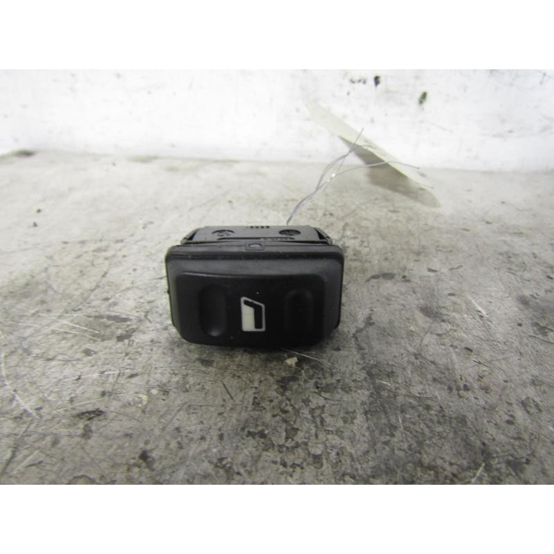 Interrupteur de leve vitre avant droit CITROEN XSARA PICASSO Photo n°1