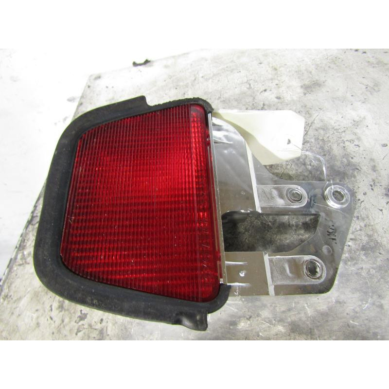 Feu arriere stop central TOYOTA AVENSIS 2 Photo n°1