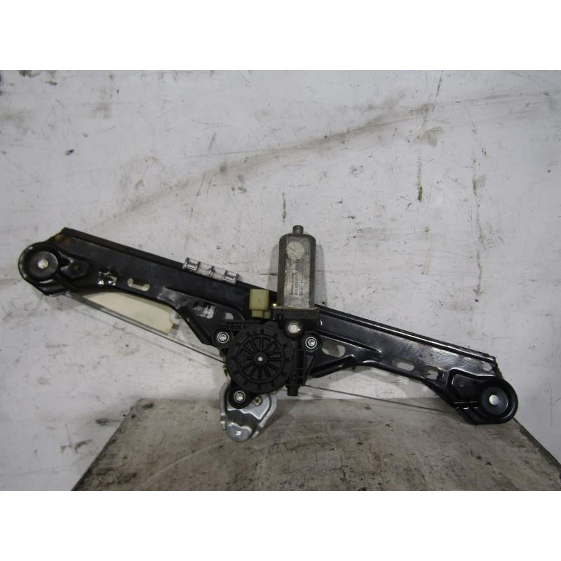 Leve vitre electrique arriere gauche MERCEDES CLASSE C 203 Photo n°1