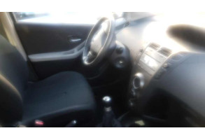 Porte boite a gants TOYOTA YARIS 2 Photo n°4