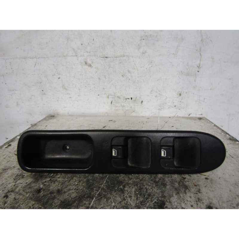 Interrupteur de leve vitre avant gauche PEUGEOT 307 Photo n°1
