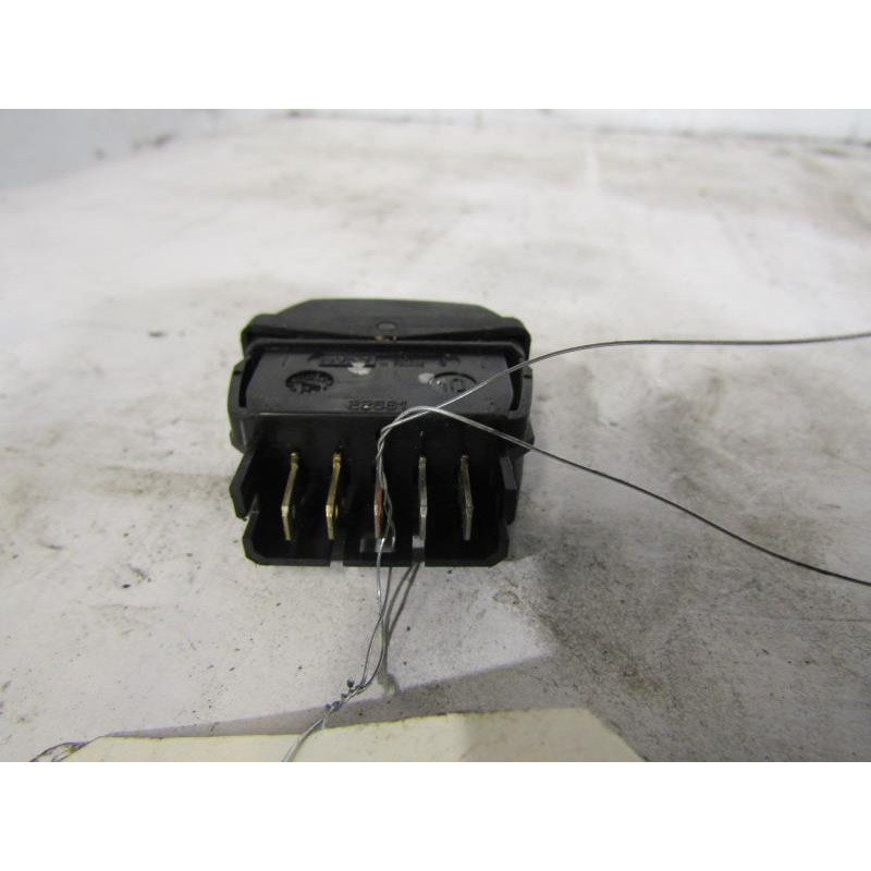 Interrupteur de leve vitre avant droit CITROEN XSARA PICASSO Photo n°1