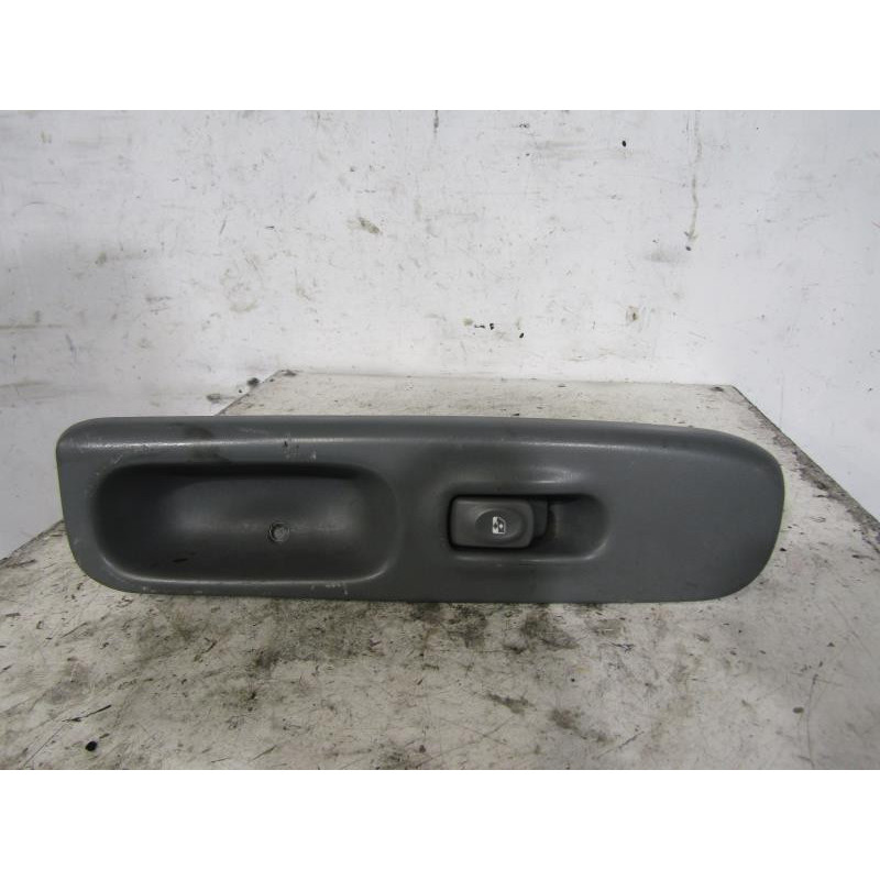 Interrupteur de leve vitre avant droit RENAULT TWINGO 1 Photo n°1