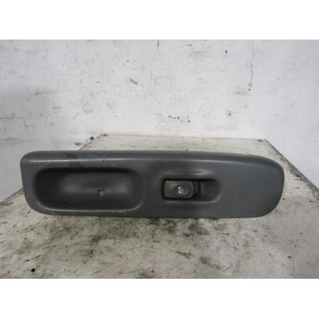Interrupteur de leve vitre avant droit RENAULT TWINGO 1