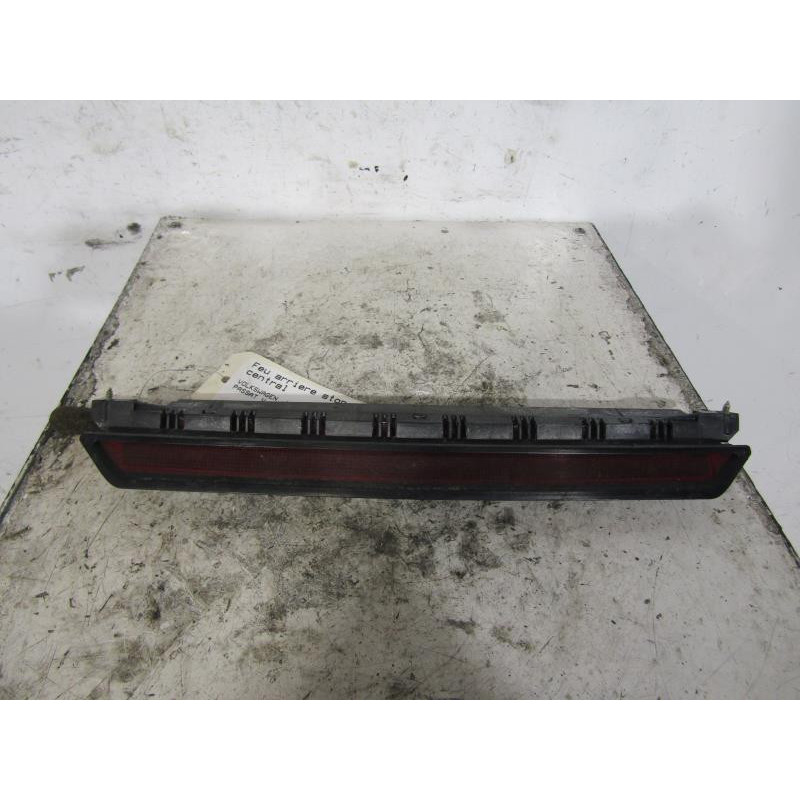 Feu arriere stop central VOLKSWAGEN PASSAT 4 Photo n°1